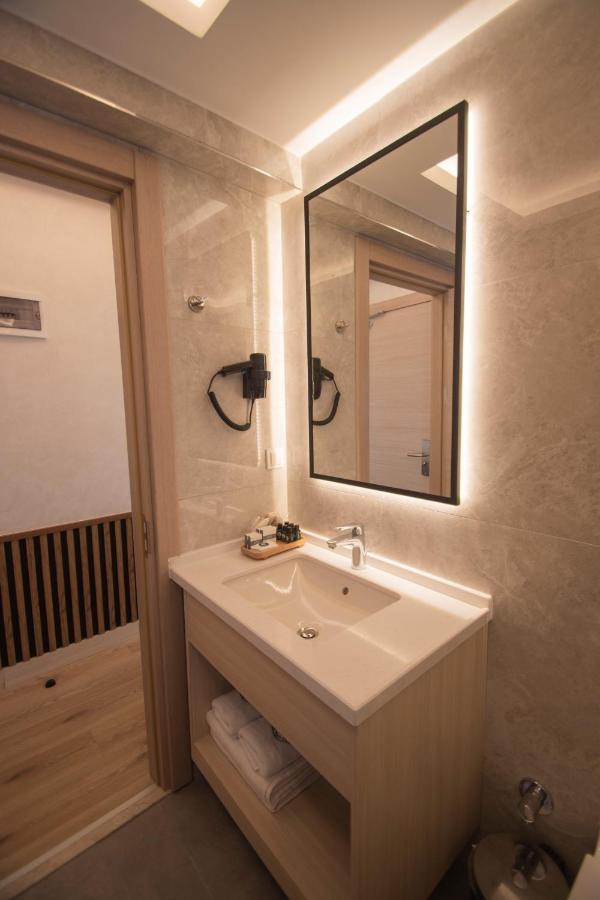 Vera Life Hotel Istanboel Buitenkant foto